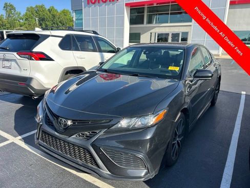 Used 2021 Toyota Camry SE FWD image 10
