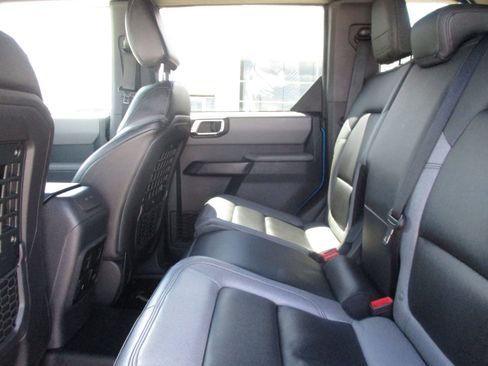 Used 2023 Ford Bronco Big Bend w/ Sasquatch Package AWD/4WD image 39