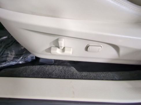 Used 2014 Subaru Outback 3.6R Limited image 31