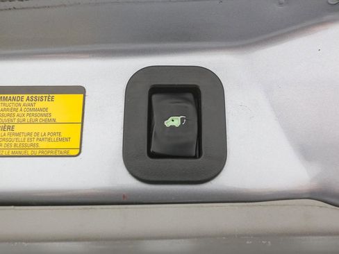 Used 2014 Toyota Sienna XLE FWD image 12