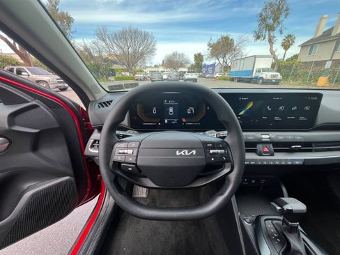 Used 2025 Kia K4 FWD image 33