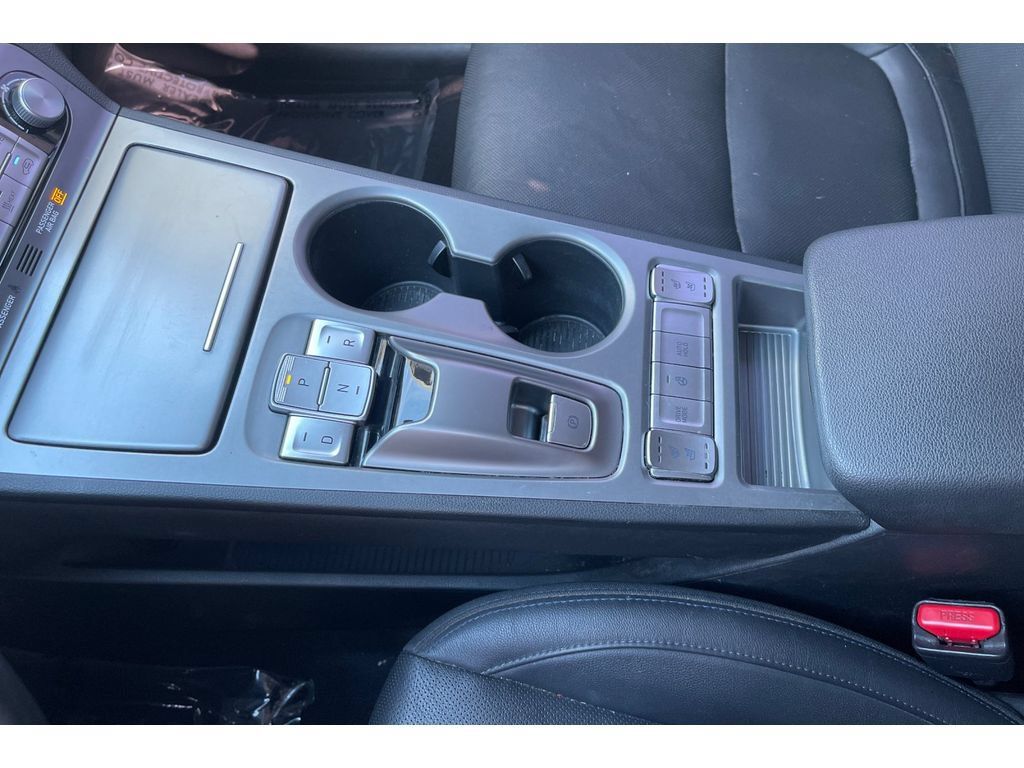 Used 2023 Hyundai Kona Limited FWD image 33