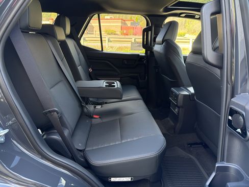 New 2025 Toyota 4Runner TRD Off-Road Premium w/ Tow Technology Package AWD/4WD image 31