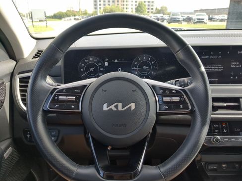 Certified 2024 Kia Seltos SX w/ SX Sunroof Package AWD/4WD image 16