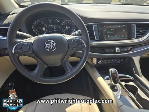 Used 2018 Buick Enclave Essence image 13