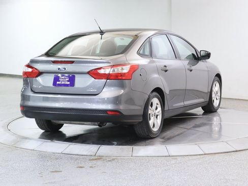 Used 2014 Ford Focus SE w/ SE Winter Package image 6