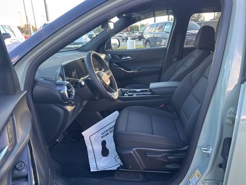 New 2026 Chevrolet Equinox LT image 16