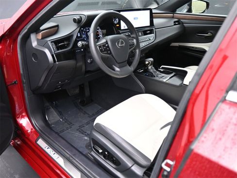 Used 2024 Lexus ES 350 w/ Premium Package image 2