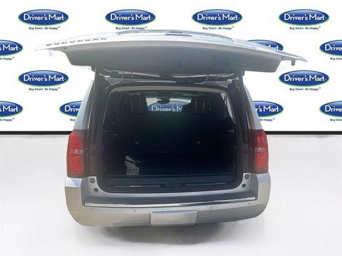 Used 2018 Chevrolet Suburban Premier RWD image 26