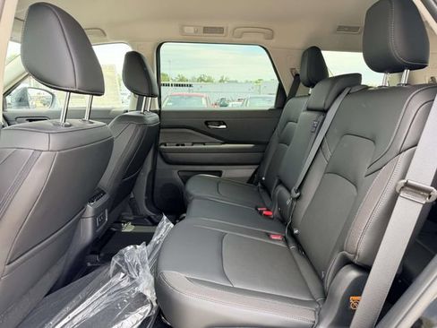 New 2026 Nissan Pathfinder SL w/ Cargo Package AWD/4WD image 13
