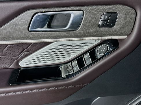 Used 2025 Ford Explorer Platinum w/ LUX Leather Package image 15