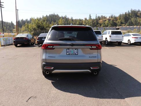 Used 2025 Toyota Grand Highlander AWD Hybrid image 6