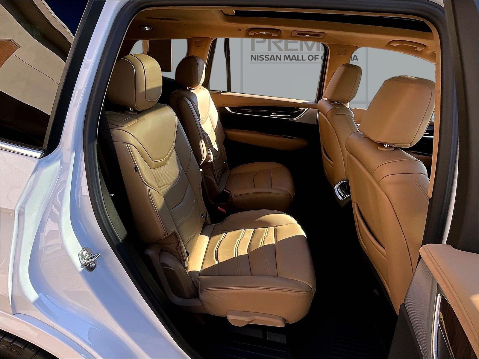 Used 2025 Cadillac XT6 Premium Luxury w/ Platinum Package FWD image 27