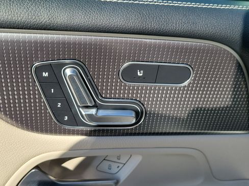Used 2022 Mercedes-Benz GLB 250 image 24