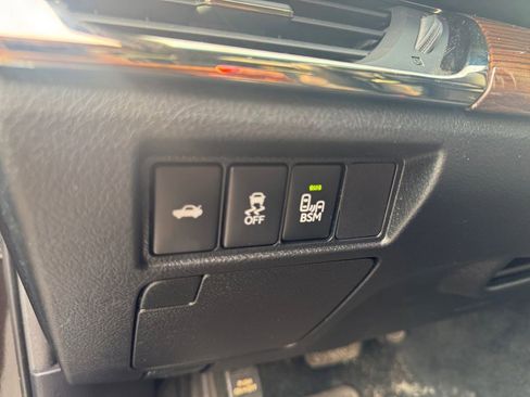 Used 2013 Toyota Avalon XLE Touring image 29