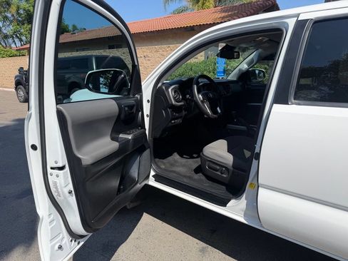 Used 2021 Toyota Tacoma SR5 RWD image 18