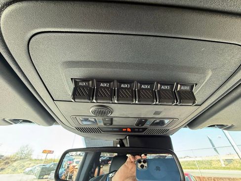 Used 2023 Ford Bronco Badlands image 42