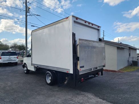 Used 2007 Chevrolet Express 3500 image 4