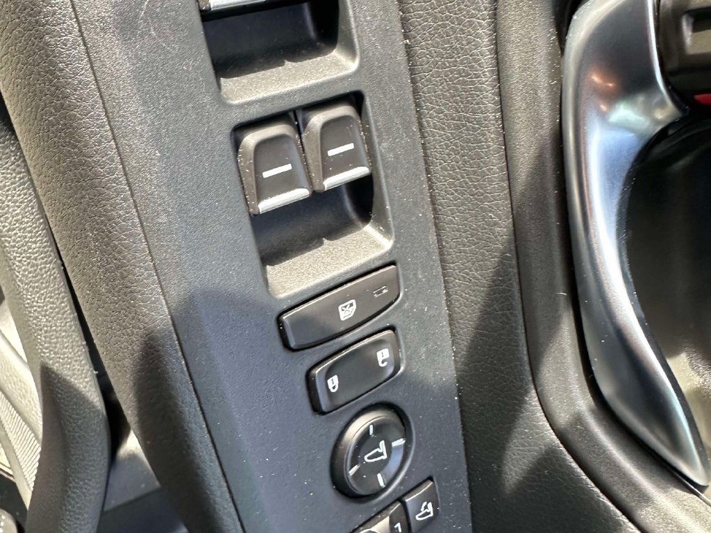 Used 2025 Honda Pilot Black Edition image 33