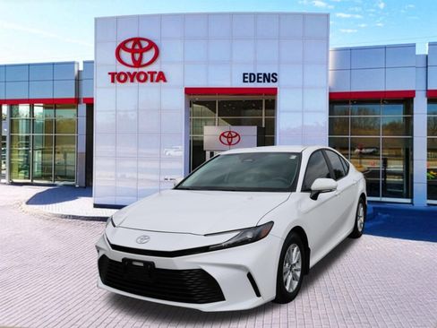 Used 2026 Toyota Camry LE w/ Convenience Package FWD image 10