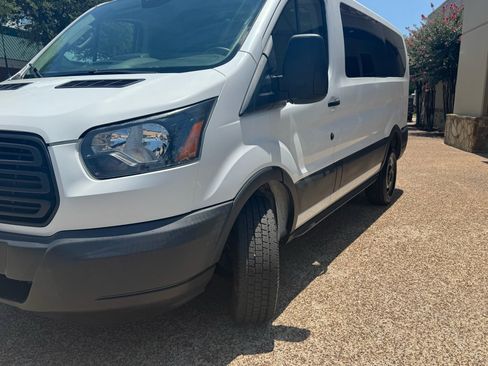 Used 2018 Ford Transit 250 130 Low Roof RWD image 3
