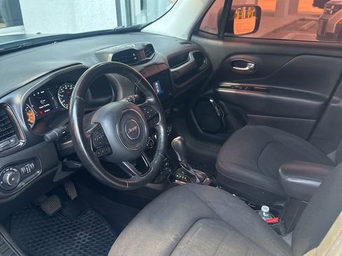 Used 2017 Jeep Renegade Altitude w/ Safety & Security Group (ALP) AWD/4WD image 7