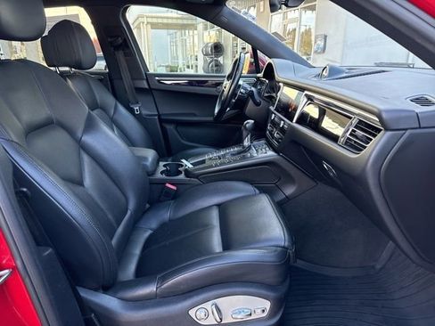 Used 2020 Porsche Macan image 12