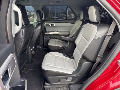 Used 2021 Ford Explorer XLT w/ Equipment Group 202A image 15