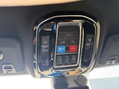 Used 2024 Jeep Grand Cherokee L Summit AWD/4WD image 31