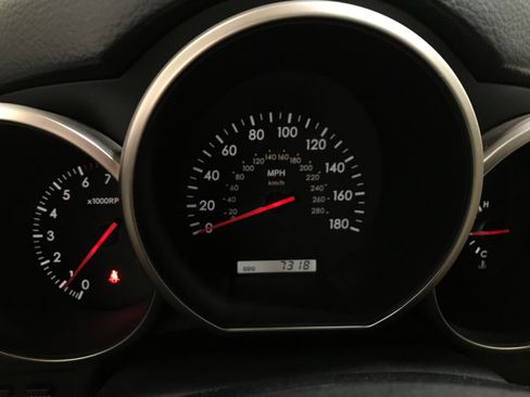 Used 2004 Lexus SC 430 Convertible RWD image 19