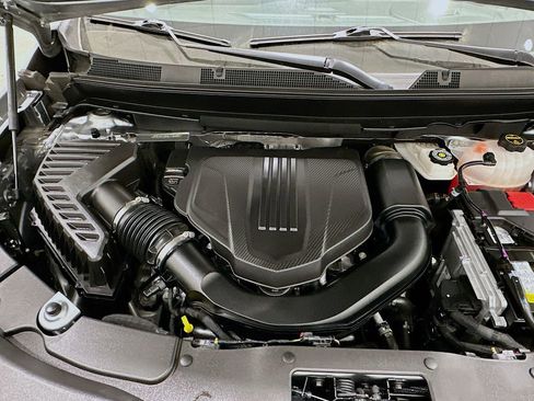 Used 2024 Chevrolet Traverse LT w/ Enhanced Driving Package image 32