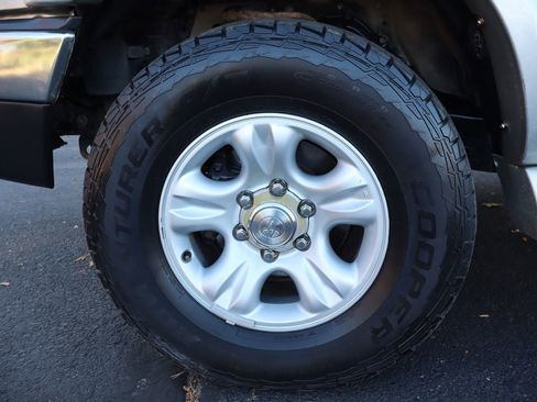 Used 2000 Toyota 4Runner SR5 w/ Upgrade Value Pkg 4 image 38