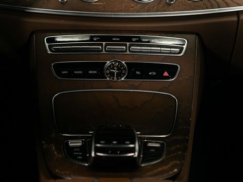 Used 2018 Mercedes-Benz E 300 E 300 RWD Sedan w/ Premium 1 Package image 35