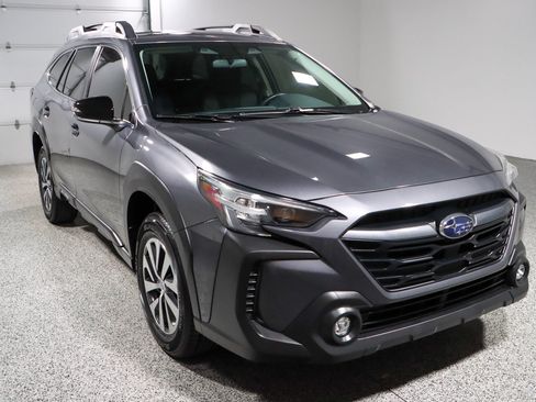 Used 2023 Subaru Outback Premium AWD/4WD image 5