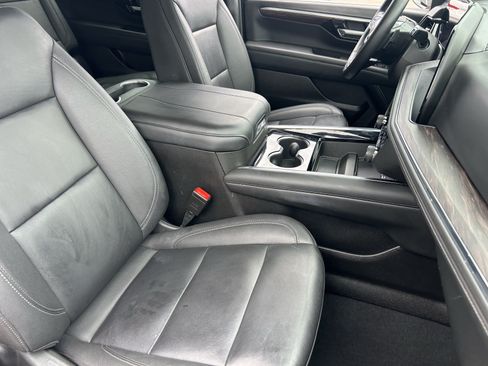 Used 2025 Chevrolet Tahoe LT AWD/4WD image 11