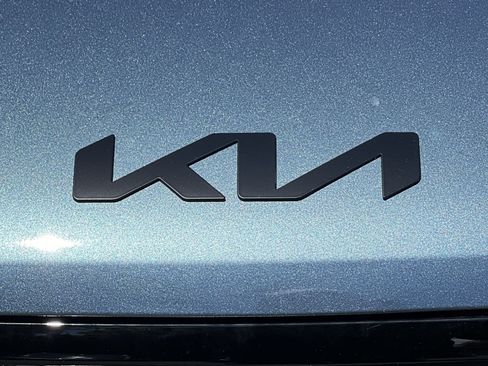 New 2026 Kia Carnival SX FWD image 11