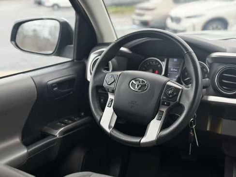 Used 2020 Toyota Tacoma SR5 image 21