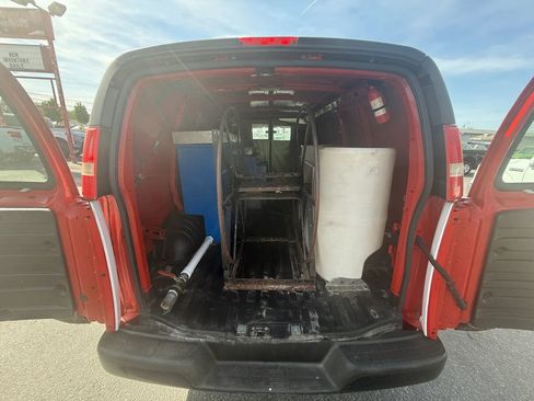 Used 2013 Chevrolet Express 2500 RWD image 12