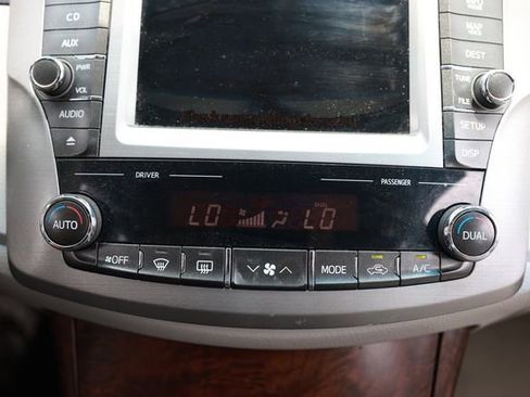 Used 2011 Toyota Avalon FWD image 35