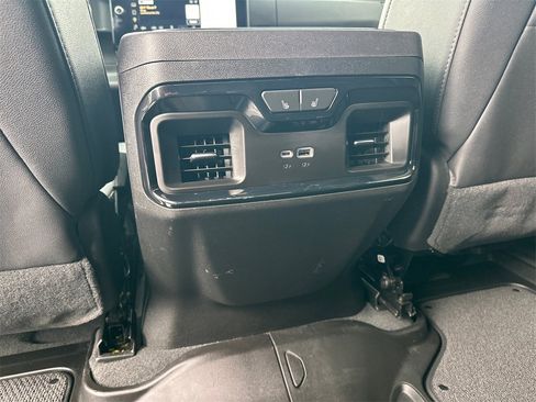 Used 2024 GMC Sierra 2500 AT4 w/ AT4 Premium Plus Package image 23