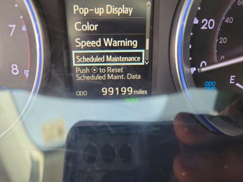 Used 2019 Toyota Highlander SE AWD/4WD image 16