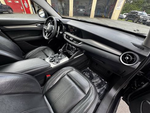 Used 2019 Alfa Romeo Stelvio Sport w/ Quick Order Package 22J Sport AWD/4WD image 28