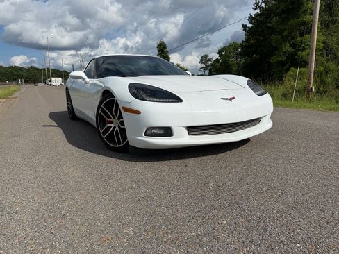 Used 2008 Chevrolet Corvette Coupe w/ Preferred Equipment Group RWD image 2