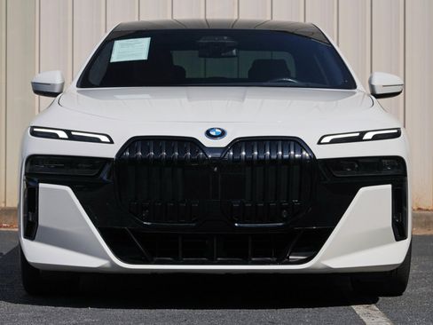 Used 2024 BMW i7 xDrive60 AWD/4WD image 7