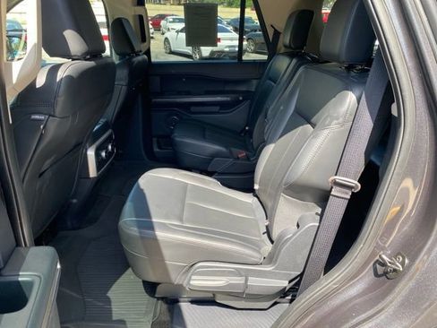 Used 2022 Ford Expedition XLT AWD/4WD image 16