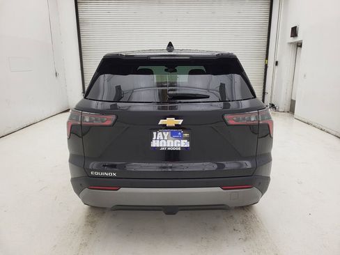 New 2026 Chevrolet Equinox LT w/ Convenience Package II image 16