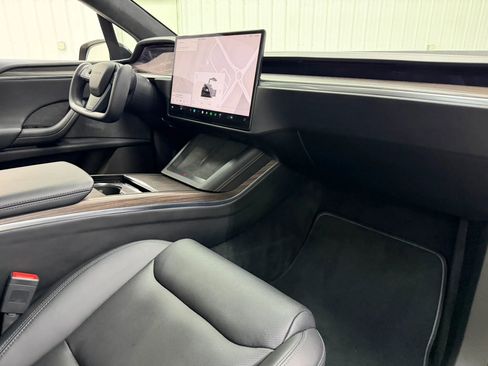 Used 2023 Tesla Model X AWD/4WD image 14