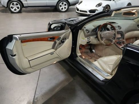 Used 2008 Mercedes-Benz SL 550 image 13
