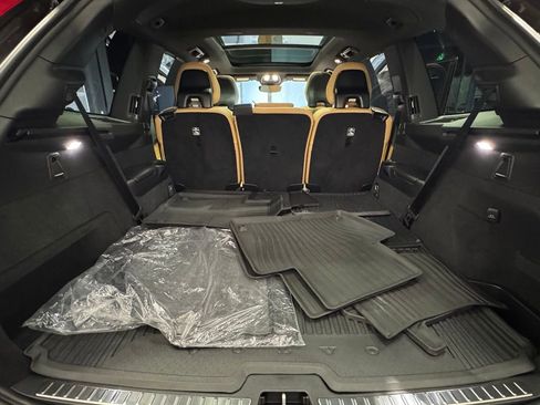 Used 2025 Volvo XC90 B6 Ultra w/ Protection Package image 32