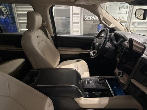 Certified 2024 Ford Expedition Platinum image 23